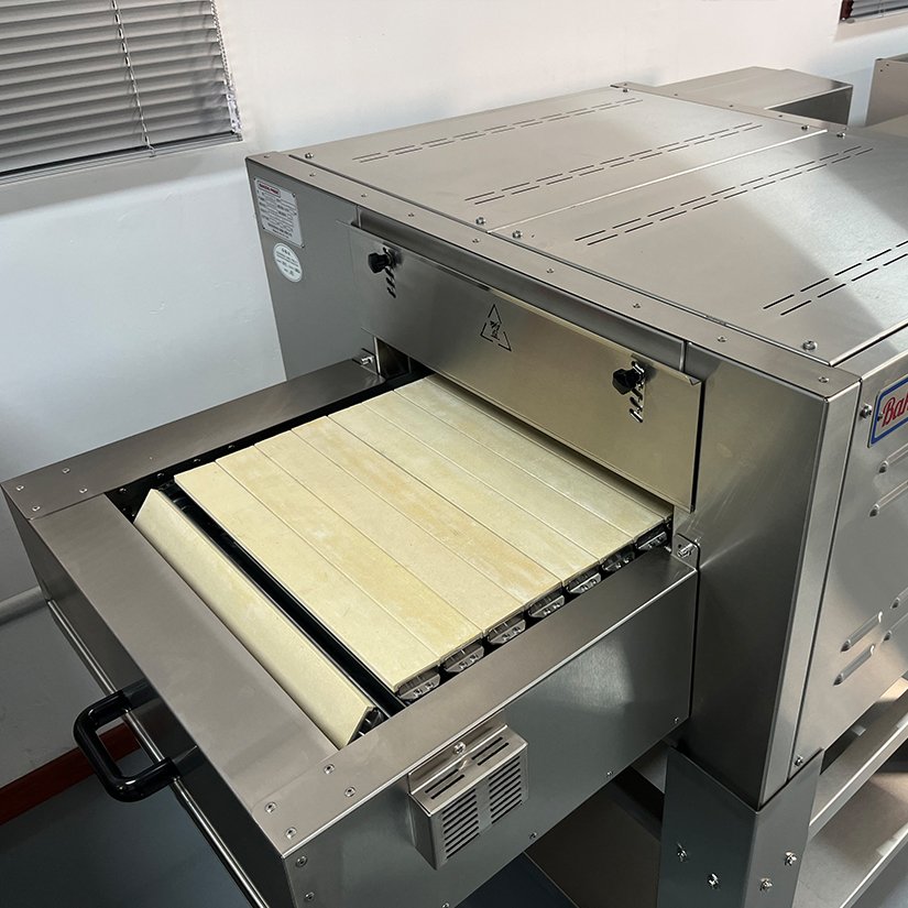 Pizza Vending Machine 450 Degree Stone Conveyor Belt Pizza Oven For Sales