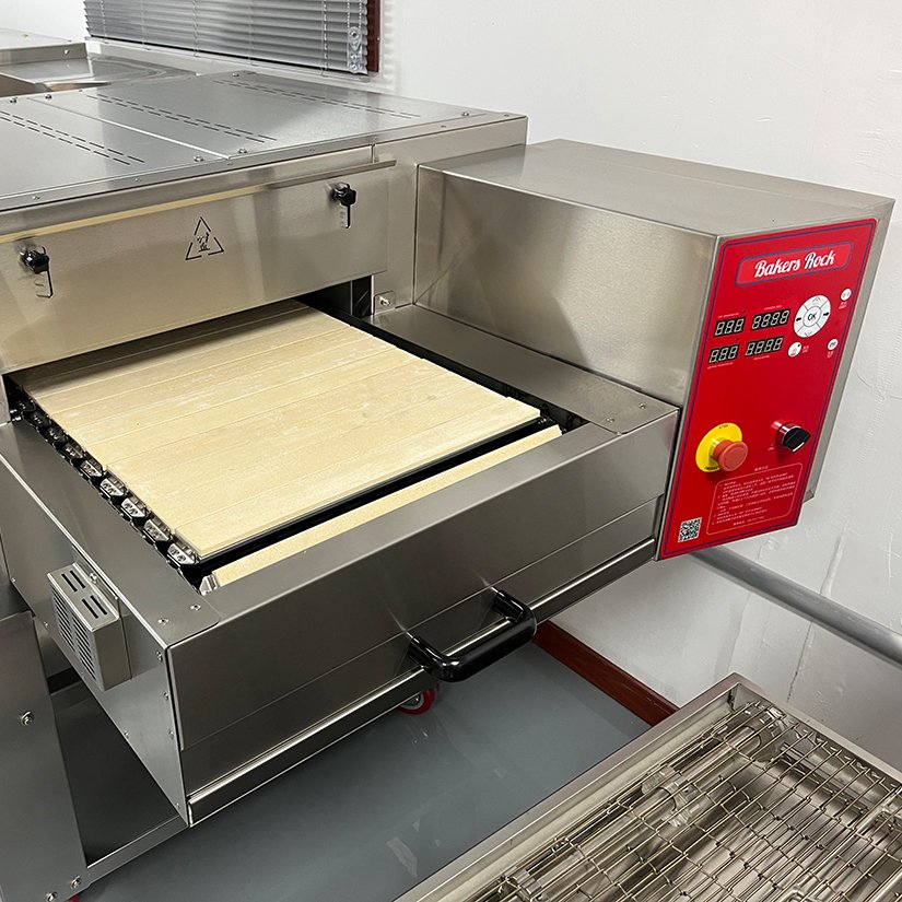 Pizza Vending Machine 450 Degree Stone Conveyor Belt Pizza Oven For Sales