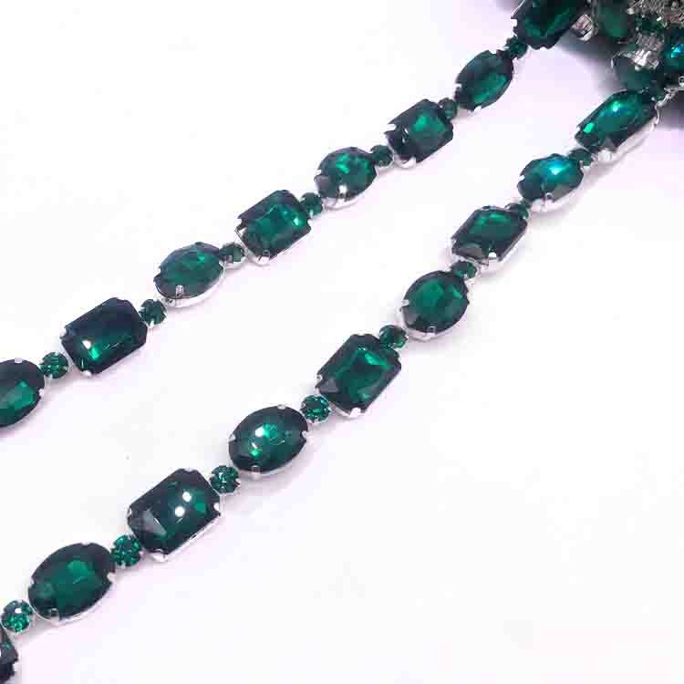 China manufacturer sewing rhinestone accessories rhinestone trimming diamond dress trim charm gem trimming chain for costume