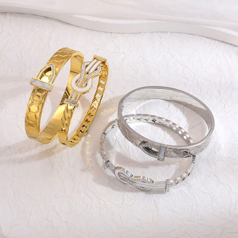 Luxury Bracelet Jewelry Belt Design with Diamond 18K Gold Plated Stainless Steel Bracelet Classic Atmospheric Lace Bangle