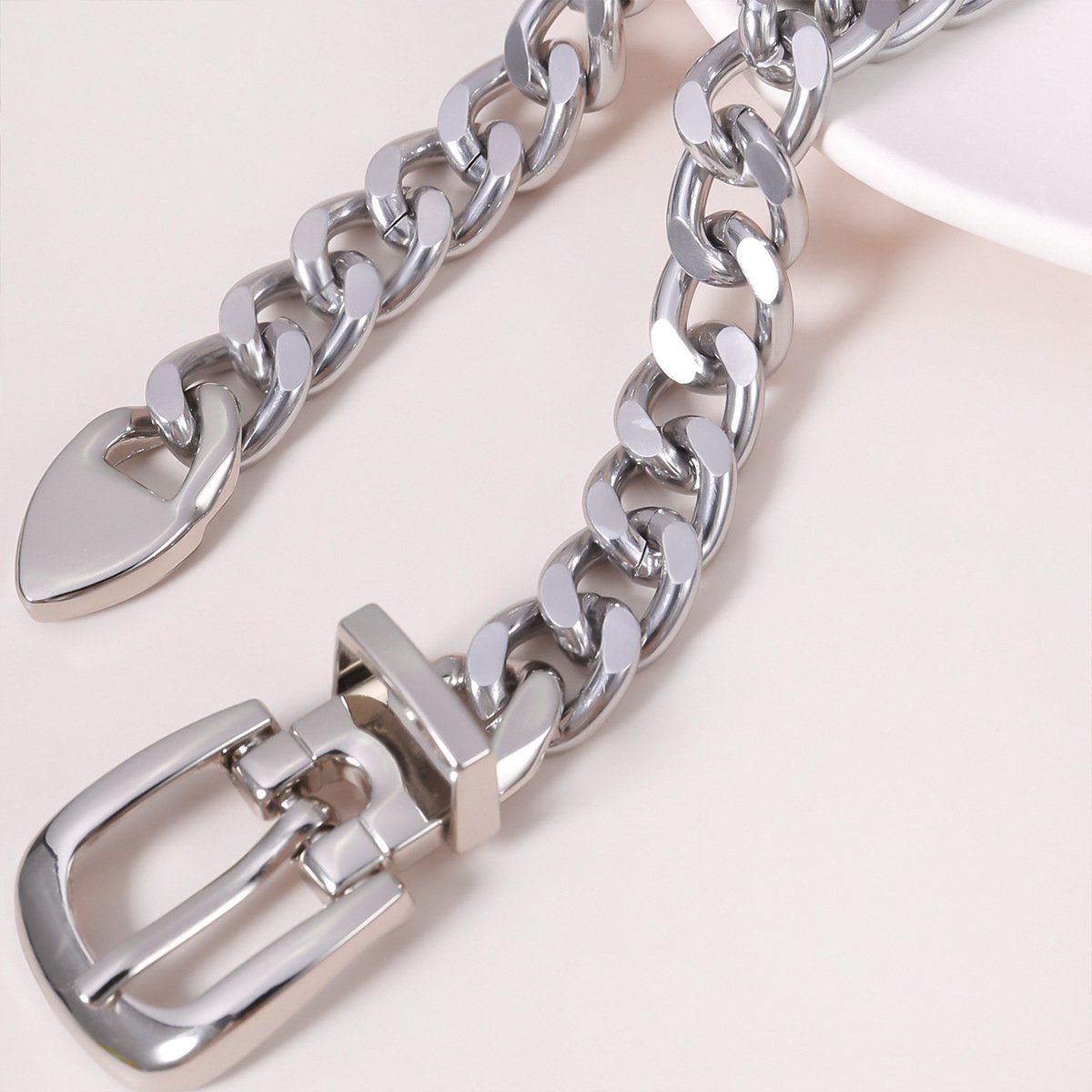 Luxury Belt For Women Sexy Women In Tight Belted Jeans Personality Originality Custom Chain Belt 2023 Charm Jewelry