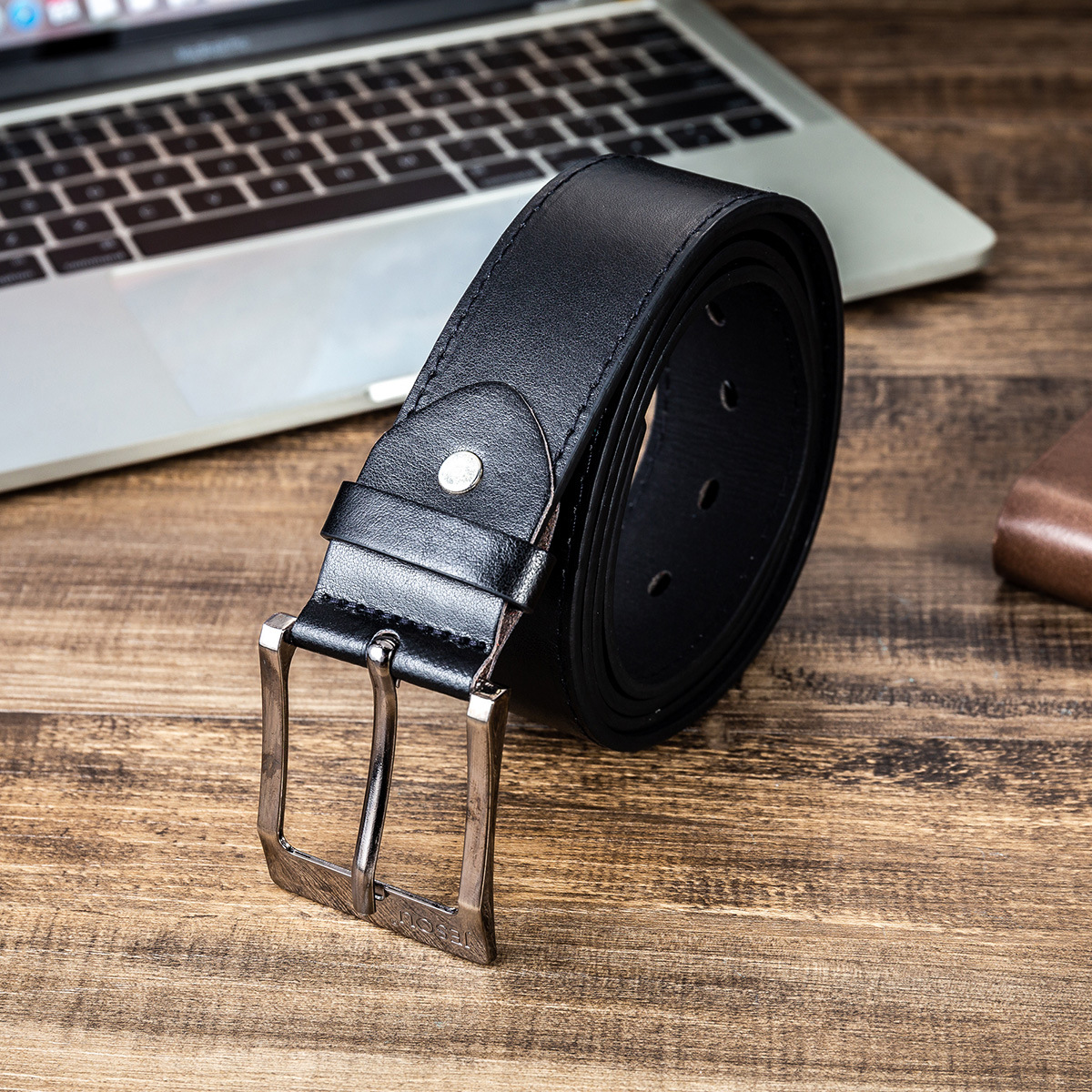 2024 Wholesale Man Belt Sunglasses Wallet Cylindrical Pen Watch Key Chain Exquisite Business Gift Set