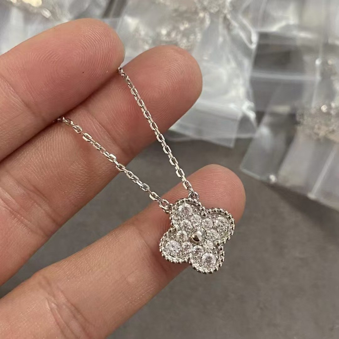 Top S925 silver women's high-end jewelry single flower three leaf necklace, agate mother of pearl necklace