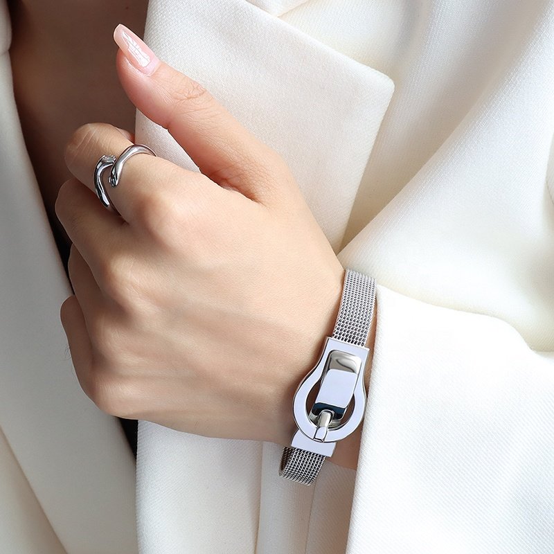 Small Luxury Watch Belt Buckle Magnet Bracelet Hand Jewelry Plated 18K Gold Geometric Chain & Link Bracelets Titanium Steel
