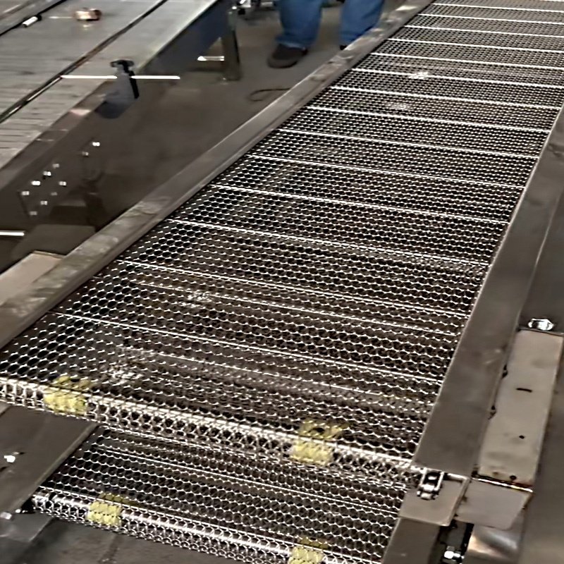 Manufacturers customized processing of high temperature resistant 304 stainless steel mesh belt conveyor