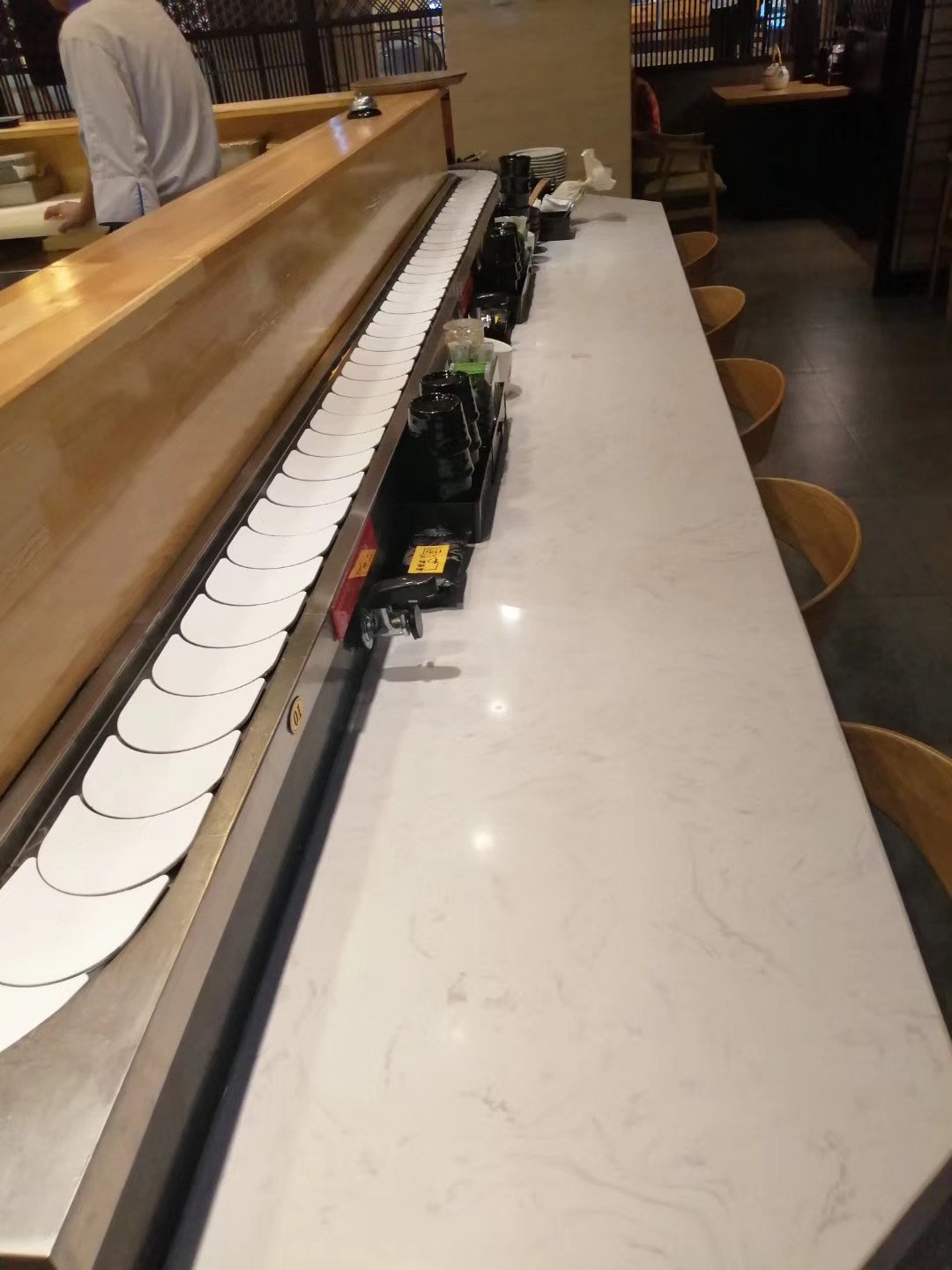 Fully automatic curved conveyor belt system Food train Shinkansen Intelligent sushi line