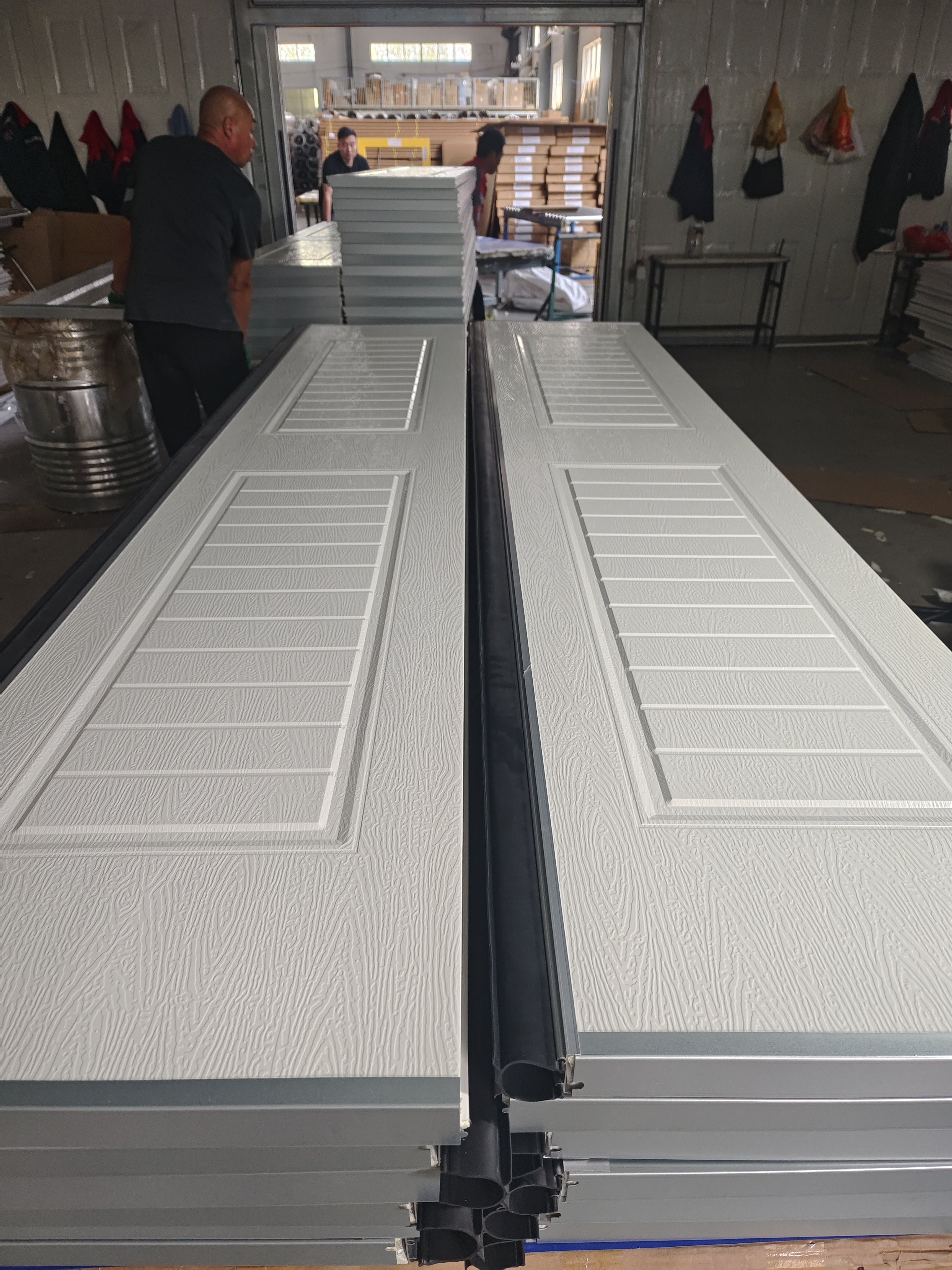 Hot Sale Modern Automatic electric Garage Door North American Style with Anti-Theft Feature for Villas