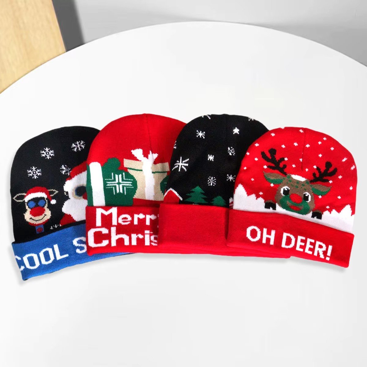 wholesale Autumn Winter Style Knitted hat Fashion Christmas Keep warmwinter hats with LED for Party