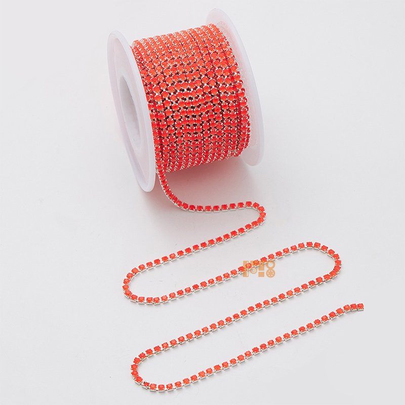 2025 New Arrival Colorful Rhinestone Chains Dense Fancy Chain Apparel Sewing Glass Rhinestone Cup Chain With Colorful base