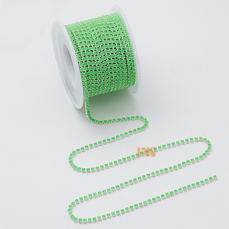 2025 New Arrival Colorful Rhinestone Chains Dense Fancy Chain Apparel Sewing Glass Rhinestone Cup Chain With Colorful base