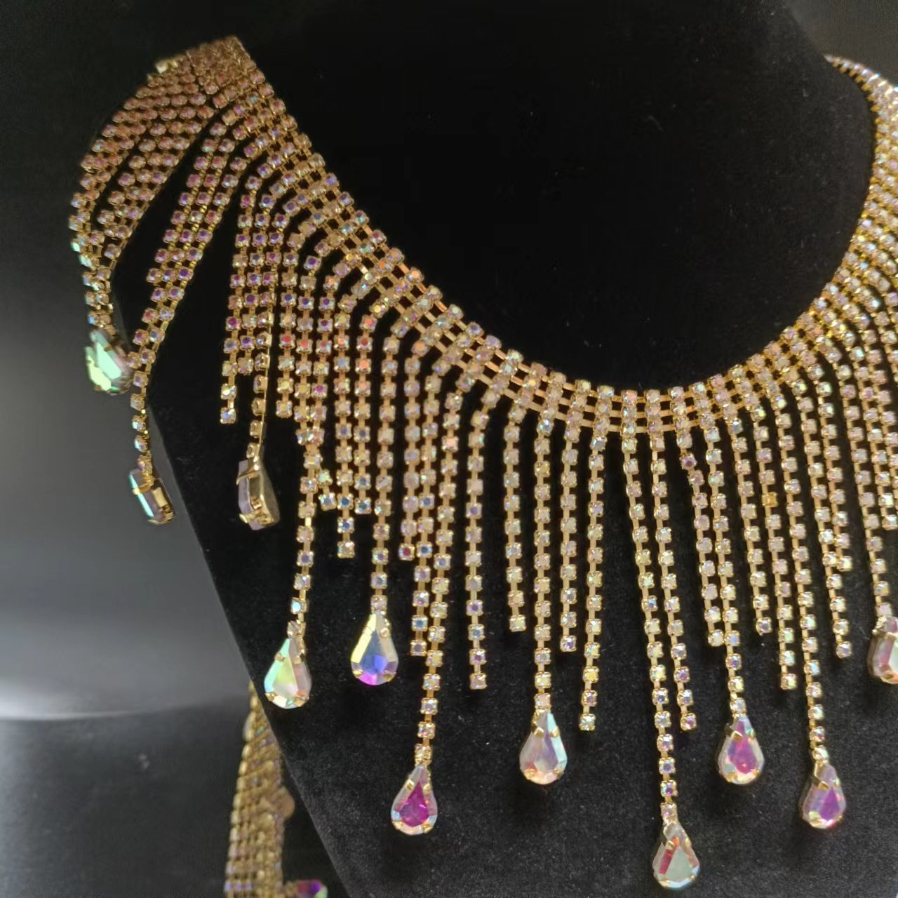 Designed Wholesale Cup Chain Rhinestone Gold Claw Setting Trimming Drawstring for hoodies