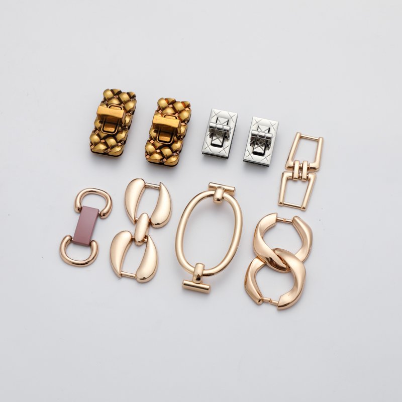 High quality apparel accessories metal logo name plate fashion trend handbag garment and clothing