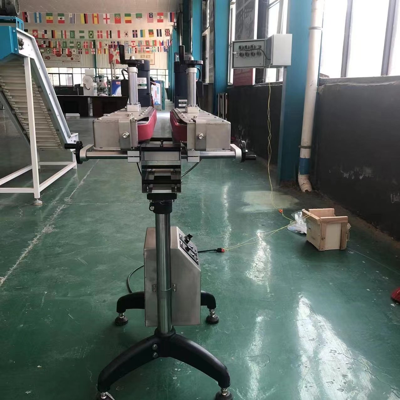 customization Automatic Production Line Bottle Clamping Conveyor Transfer Transition Conveyor