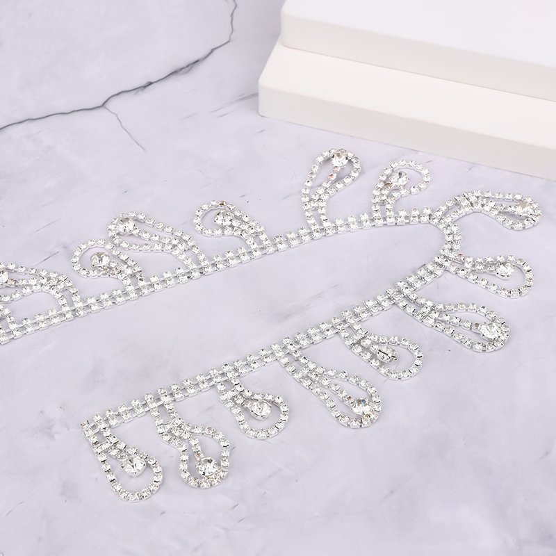 Factory Direct Sales of Long Tassel Metal Rhinestones Crystal Decorative Chains for Wedding Belts and Garment Bags