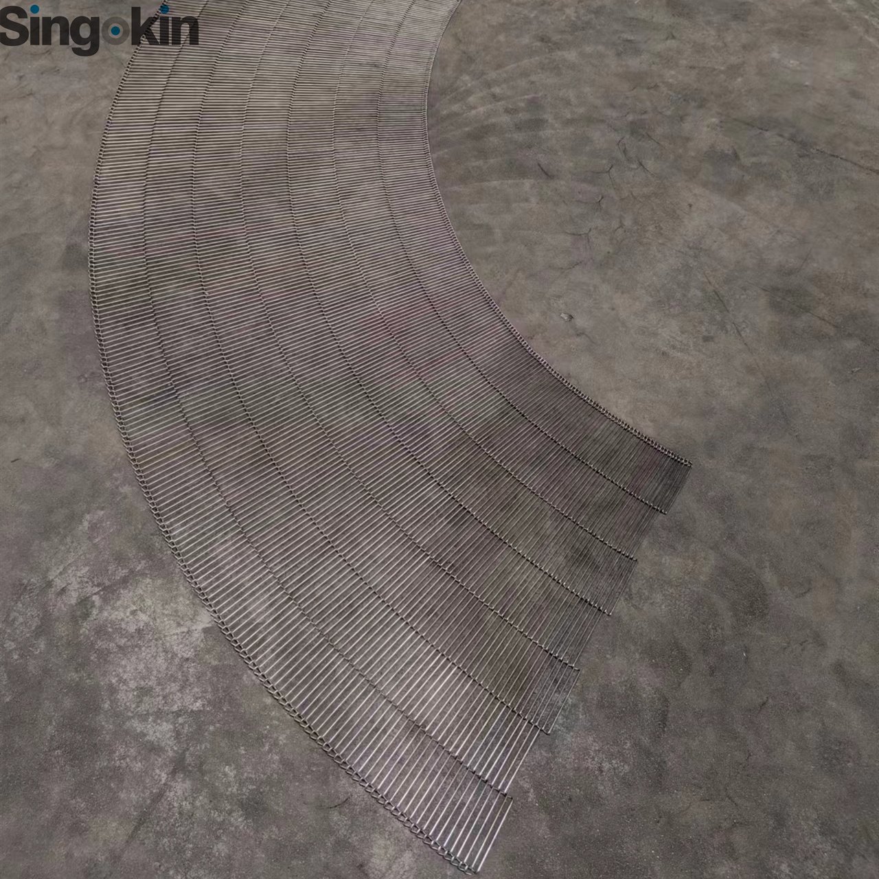 90 degree or 180 degree turn conveyor belt / mesh tape