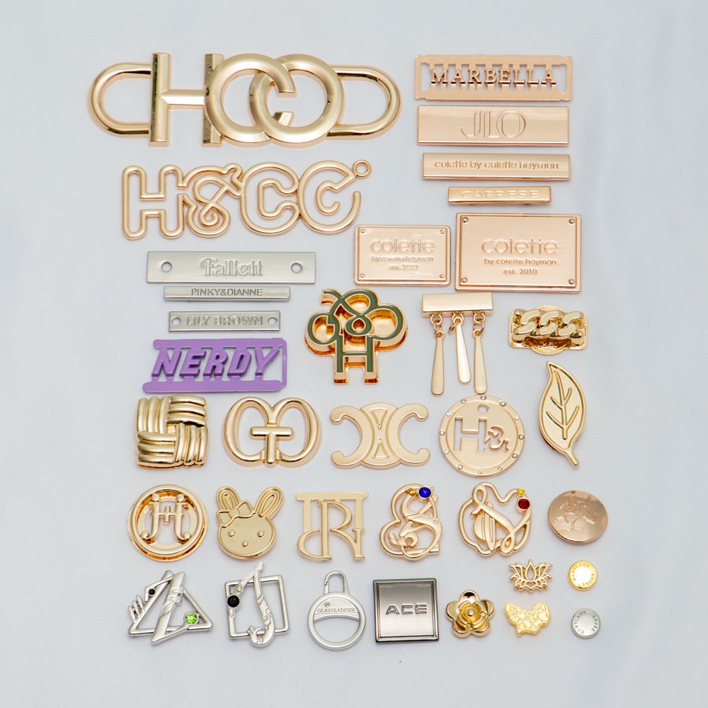 Fashion Design Clothing Label Private Garment Brand Logo Shoe Engraved Sewing Metal Tag for Clothing Customize Embossed 200pcs