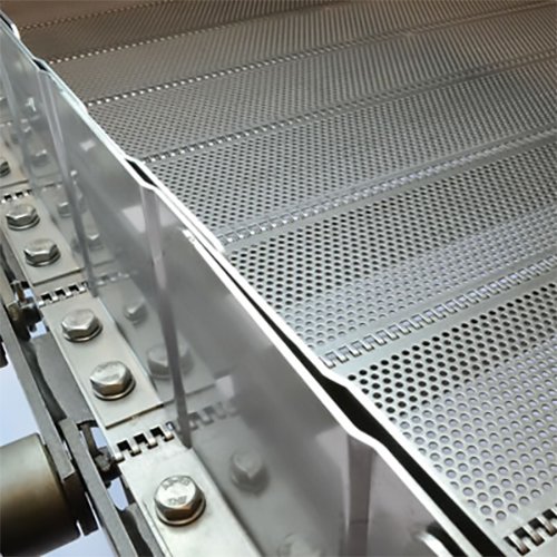 Stainless steel food grade chain conveyor belt for food sorting, baffles and side baffles can be added
