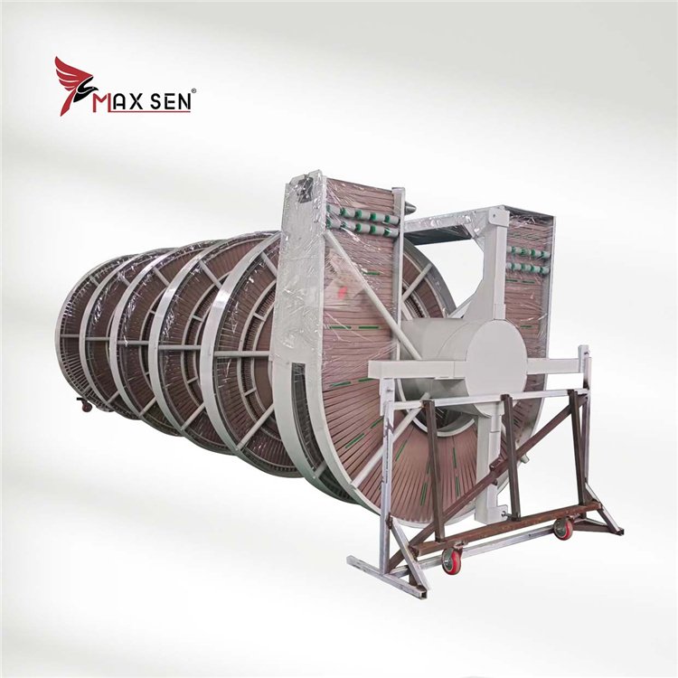 Top Chain Spiral Conveyor with High Quality for Outside Cartons Transport