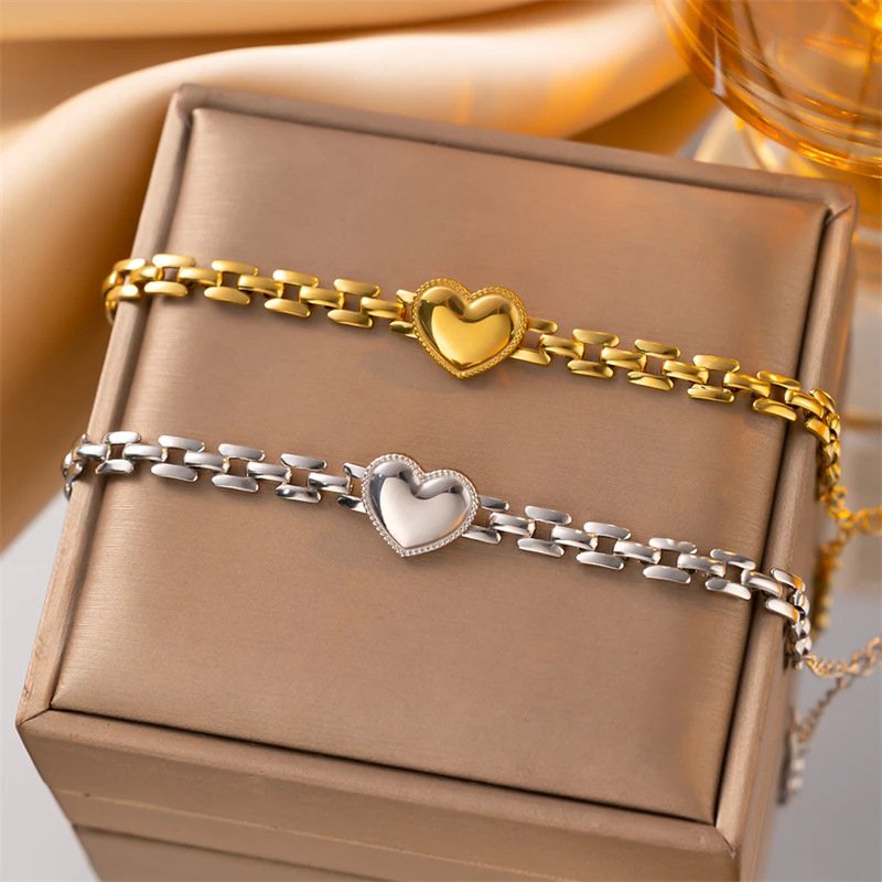 2024 New Stainless Steel Love Heart Strap Bracelet for Women Cuban Chain Geometric Peach Heart Charm Bracelets