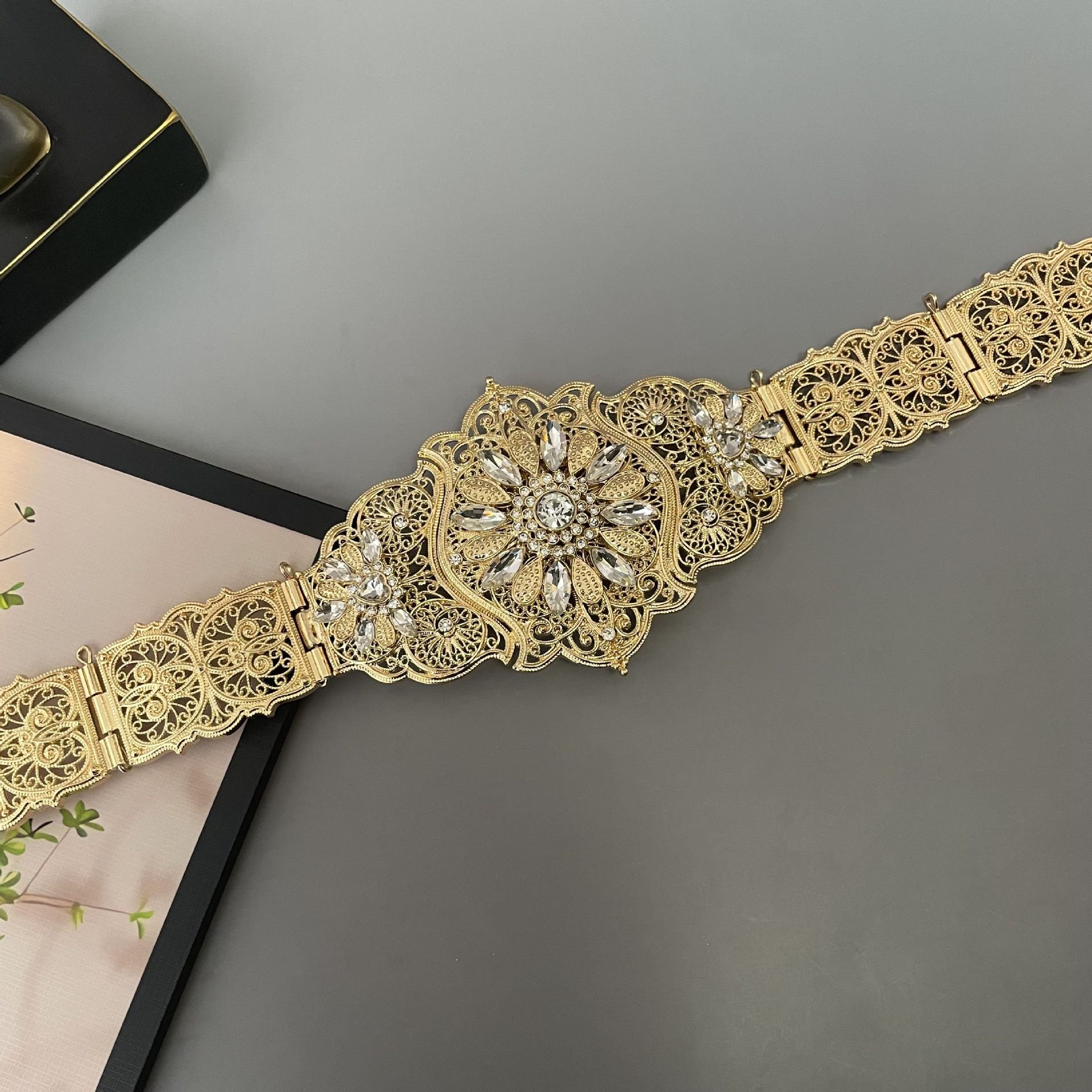 Women's Fashion Belt Retro Crystal Wedding Jewelry Body waist chain Adjustable Retro Spice Sexy waist chain