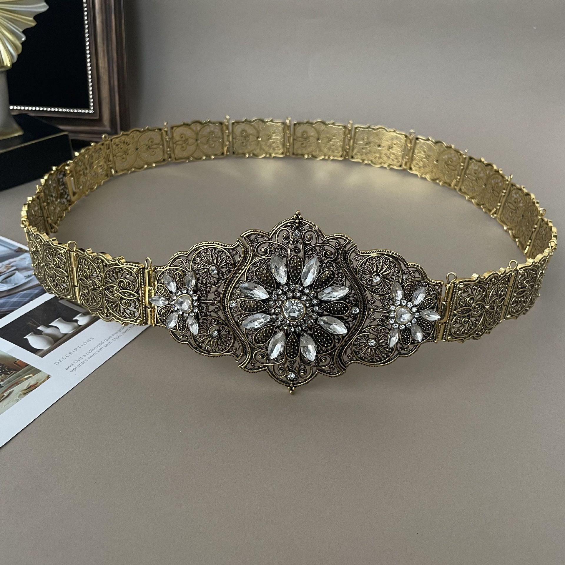 Women's Fashion Belt Retro Crystal Wedding Jewelry Body waist chain Adjustable Retro Spice Sexy waist chain