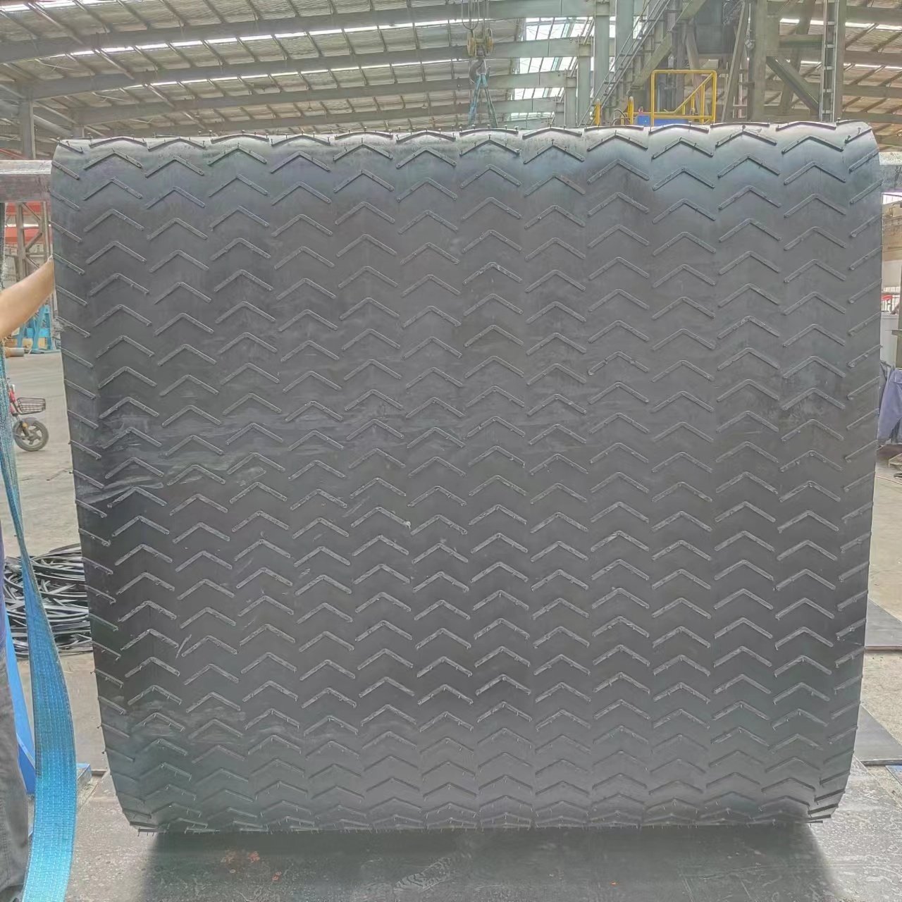 Nylon Conveyor Belt Muti-V-Pattern EP Rubber Belt Conveyor Wear Resistant for Machine Cheap Conveyor Chain in China