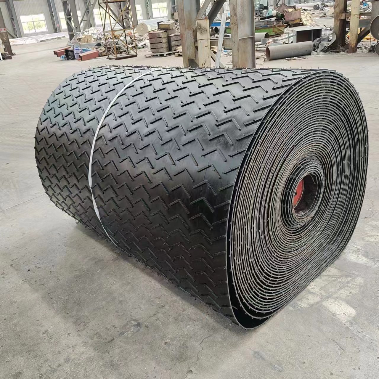 Nylon Conveyor Belt Muti-V-Pattern EP Rubber Belt Conveyor Wear Resistant for Machine Cheap Conveyor Chain in China