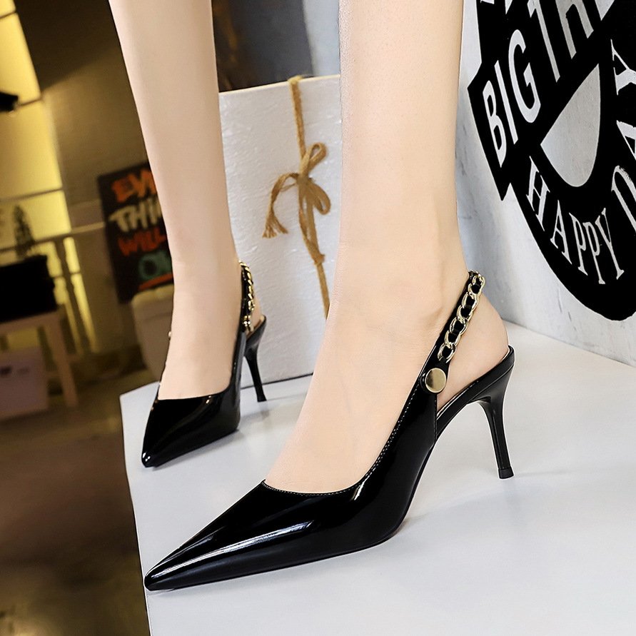 2024 New Fashionable Banquet Women's Shoes with Pointed Hollow Lacquer Leather Metal Chain Rear Tripping Buckle High Heels