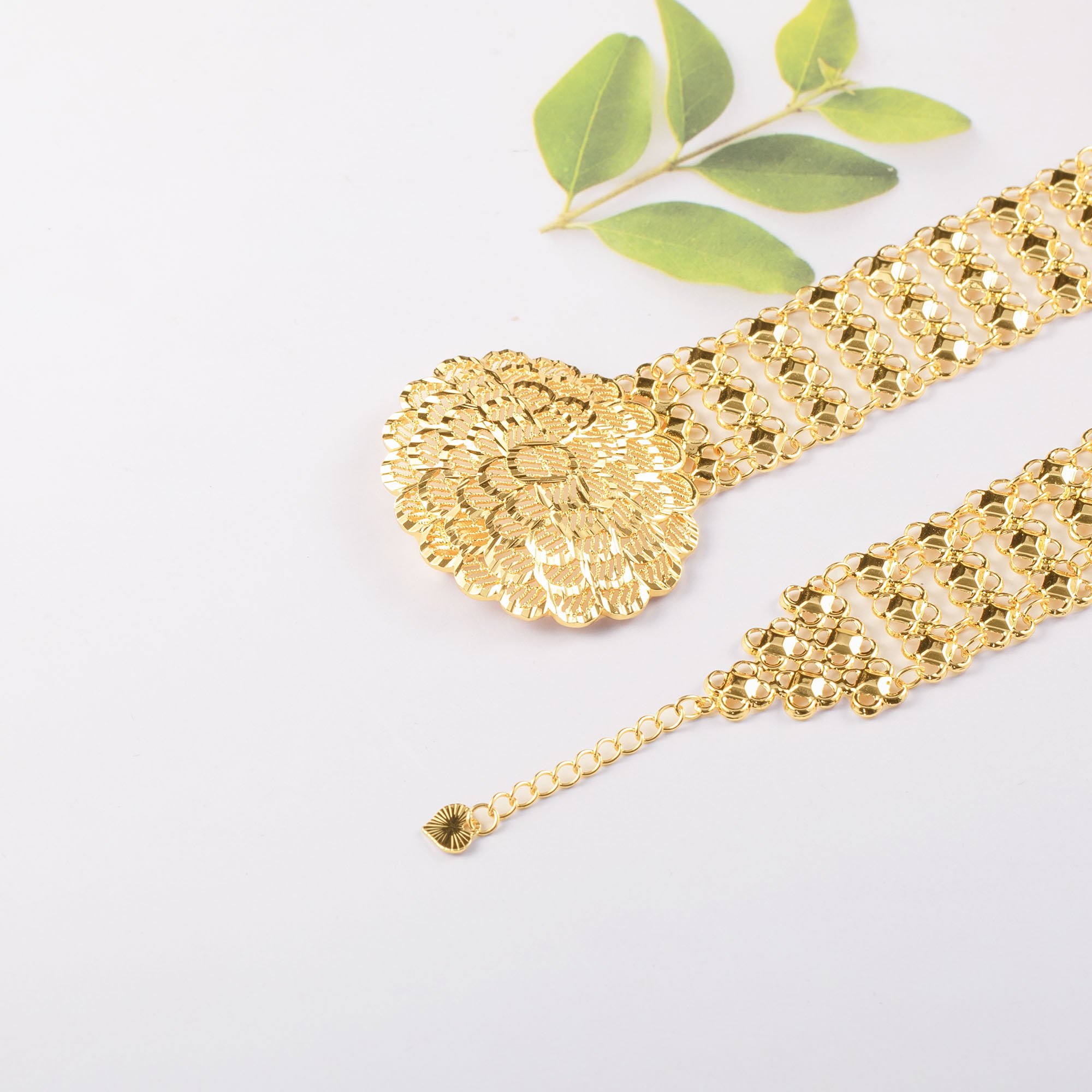 Customizable 18k Gold Plated Metal Chain Belt for Arab Men Designer Belts for Anniversary and Engagement in Middle East