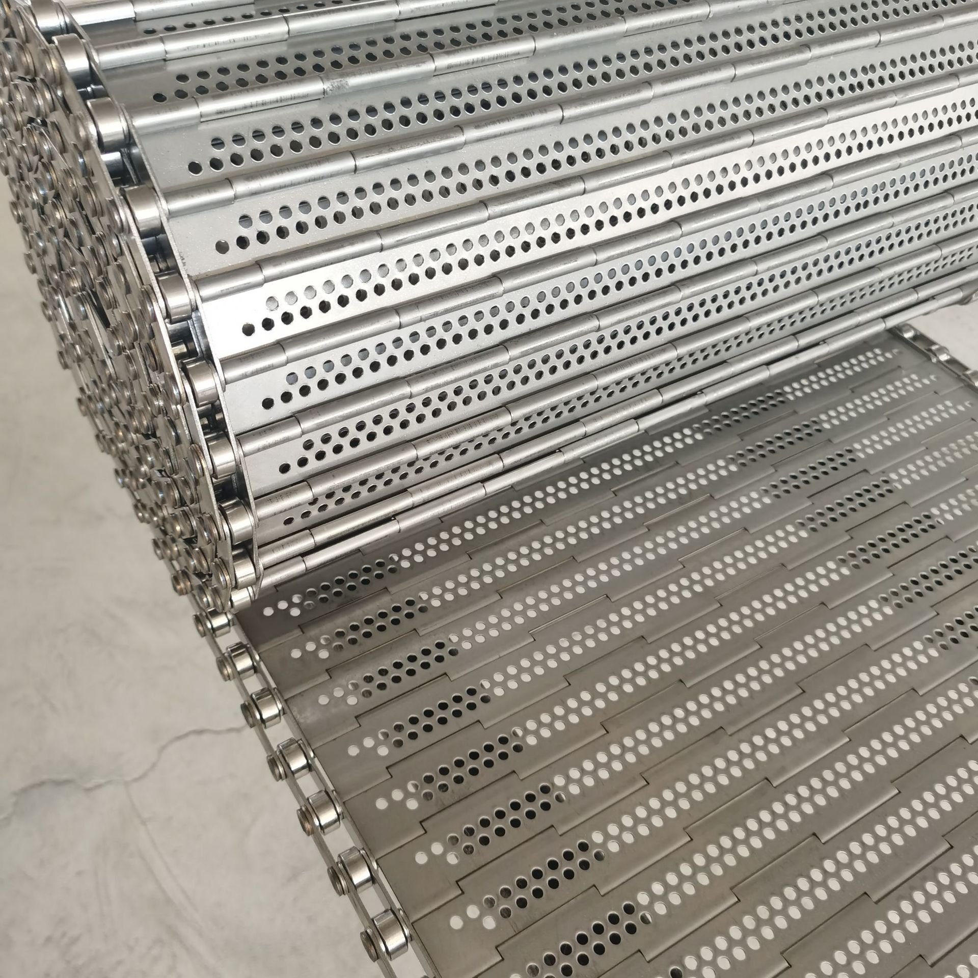 Plate link conveyor belt stainless steel carbon steel metal perforated and non-perforated chain plate link conveyor belt