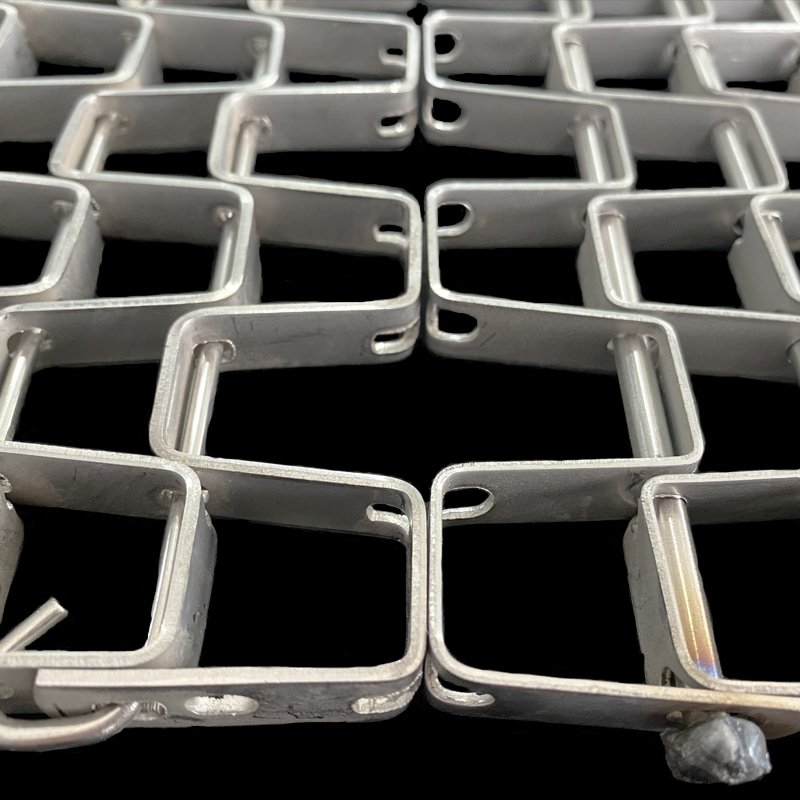Flat wire carbon steel chain driven stainless steel honeycomb conveyor belt