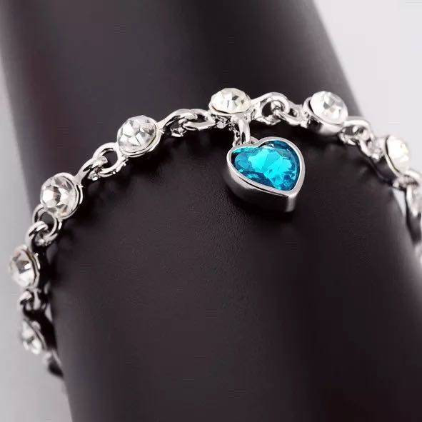 Zhenrong is hot -selling fashion high -quality crystal romantic bracelet female Korean version of Valentine's Day gift