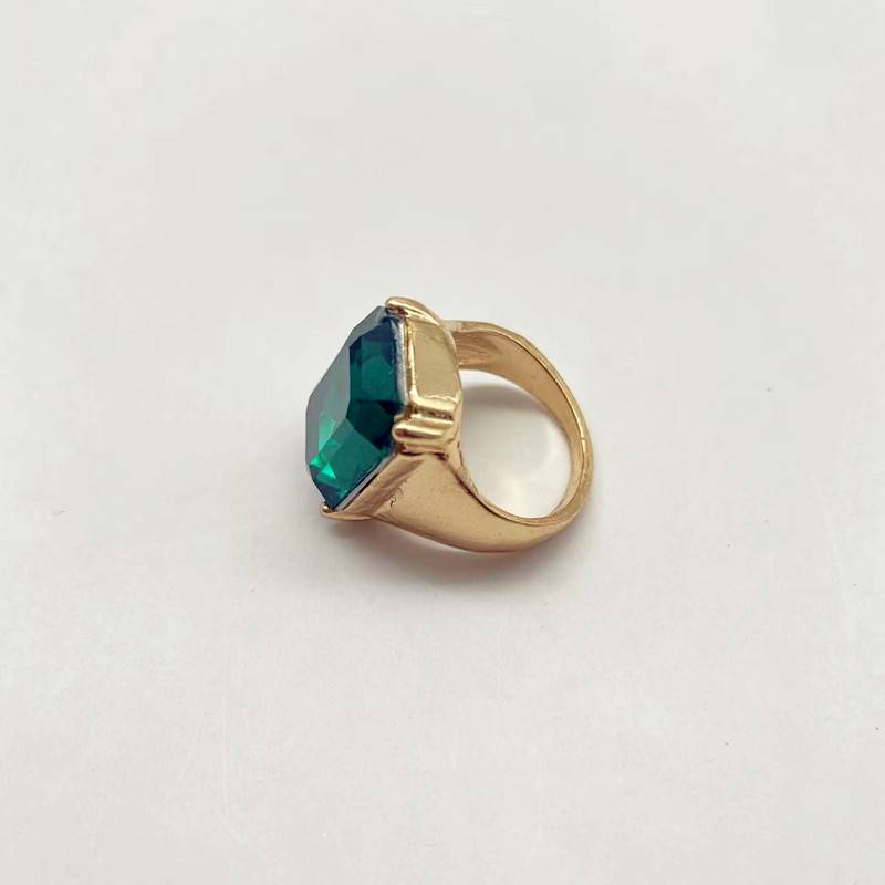 Qingdao jewelry Europe and the United States high texture niche geometric geometric versatile big gem student women's ring ring ring