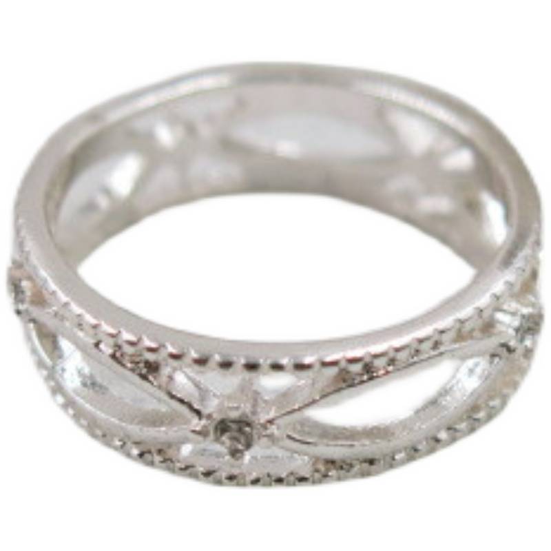 Qingdao decorated with European and American fashion micro -inlaid hollow ring finger ring jewelry