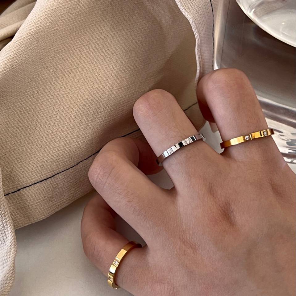 Can be washed high -level!French light luxury custom micro -inlaid vermiculite ring European and American retro style combination stack wearing ring women