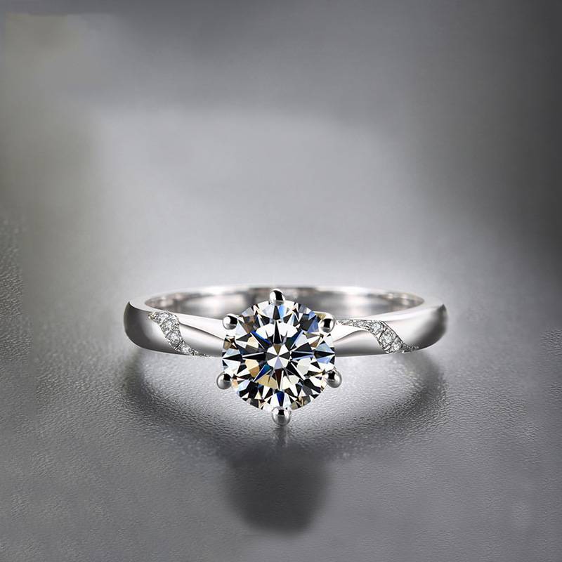 Diamond Hometown, Henan Shangqiu diamond plating PT950 platinum diamond ring classic micro -inlaid eight -hearted eight -arrow six claw ring