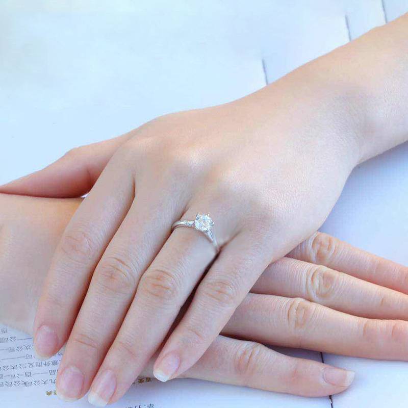 Diamond Hometown, Henan Shangqiu diamond plating PT950 platinum diamond ring classic micro -inlaid eight -hearted eight -arrow six claw ring