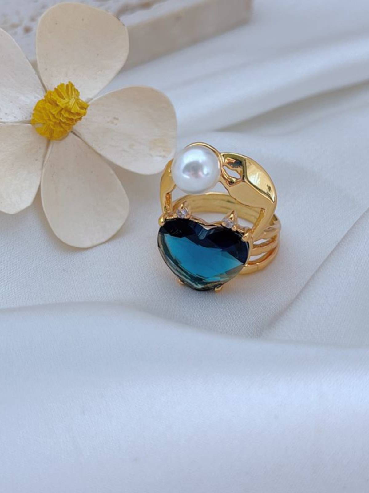 Summer fashion light luxury, diligent, cute, sweet, blue heart -shaped rhinestone inlaid metal crab ring