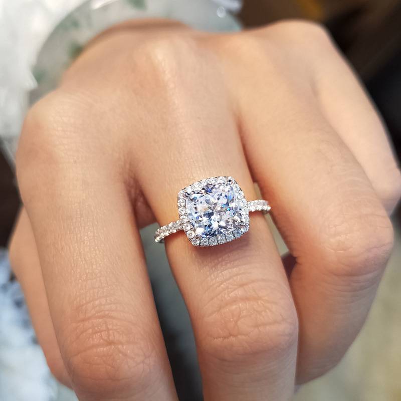 Plating S925 Silver High Carbon Diamond Japanese Light Luxury Mossian Ring luxury square two carat simulation drill