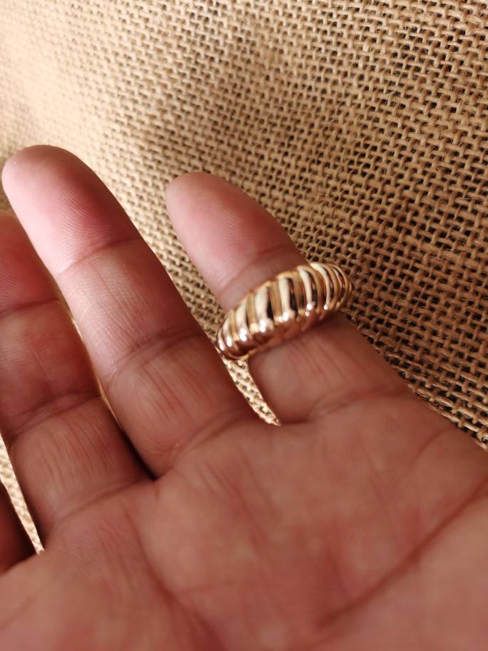 Qingdao jewelry ringing European and American punk style trend fashion, simple personalized polished facial texture threading ring