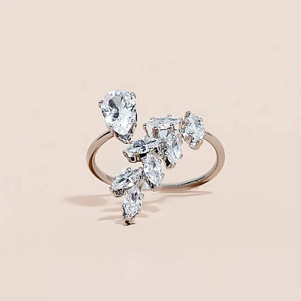 Personal Green Diamond Live Ring Women's Wedding Bride Leaf Ring Hand Diamond Accessories RINGS