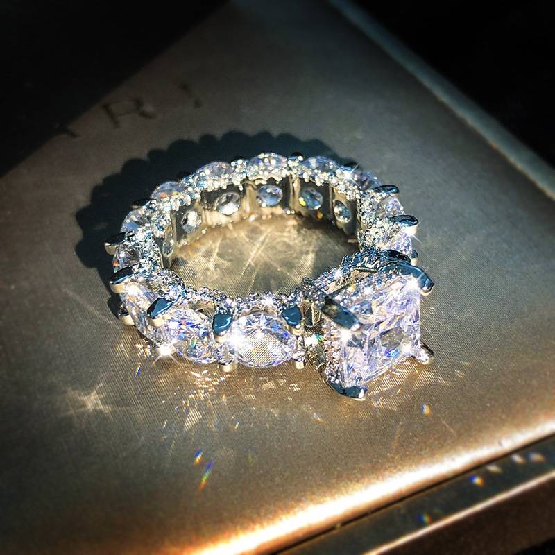 Speed ​​-to -Store WISH new ring full drilling European and American best -selling gold -plated square vermiculite diamond ring women's wedding ring
