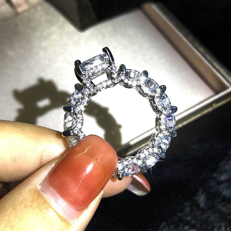 Speed ​​-to -Store WISH new ring full drilling European and American best -selling gold -plated square vermiculite diamond ring women's wedding ring