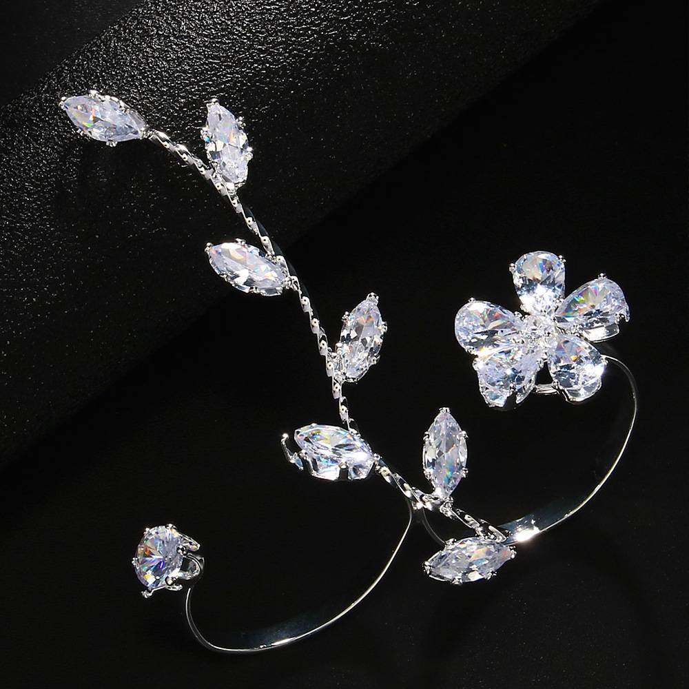 Cross -border new leaf ring Women's light luxury high -level sense ring open vermiculite hand ornaments RINGS