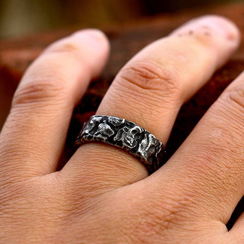 Titanium steel ring cross -border new ring Nordic northern European letter geometric design Retro old ring men