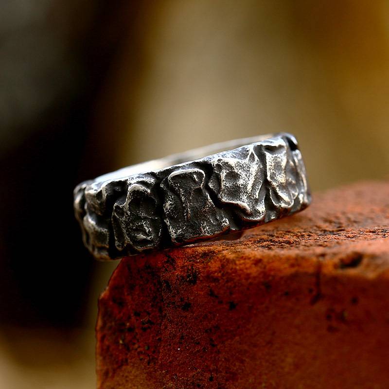 Titanium steel ring cross -border new ring Nordic northern European letter geometric design Retro old ring men