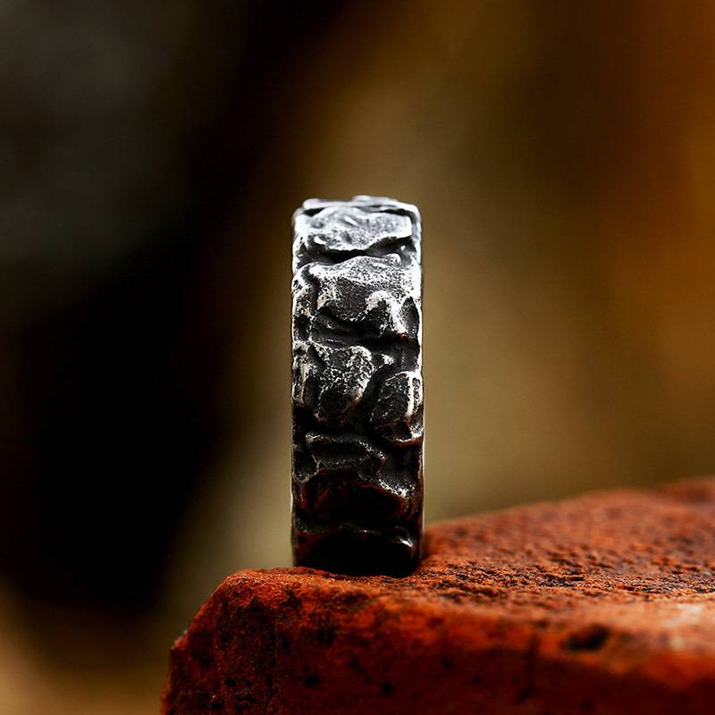 Titanium steel ring cross -border new ring Nordic northern European letter geometric design Retro old ring men