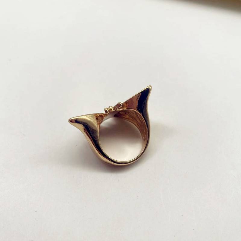 Qingdao jewelry European and American high -quality inspiration INS wind retro butterfly geometric all -round simple ring fingers ring female
