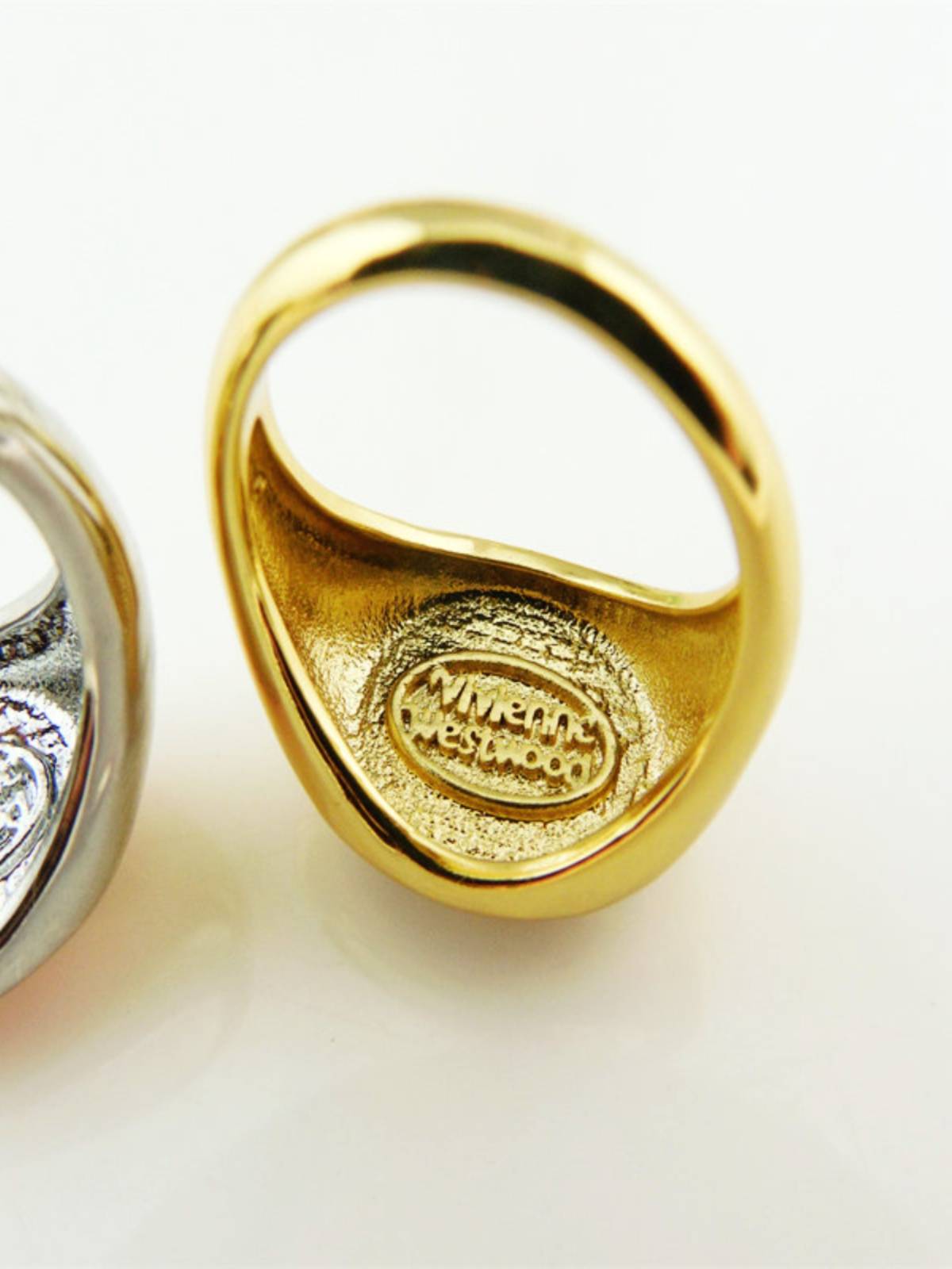 European and American Qingdao jewelry fashion versatile high -level high -level light luxury copper gold -plated drip oil ring D3