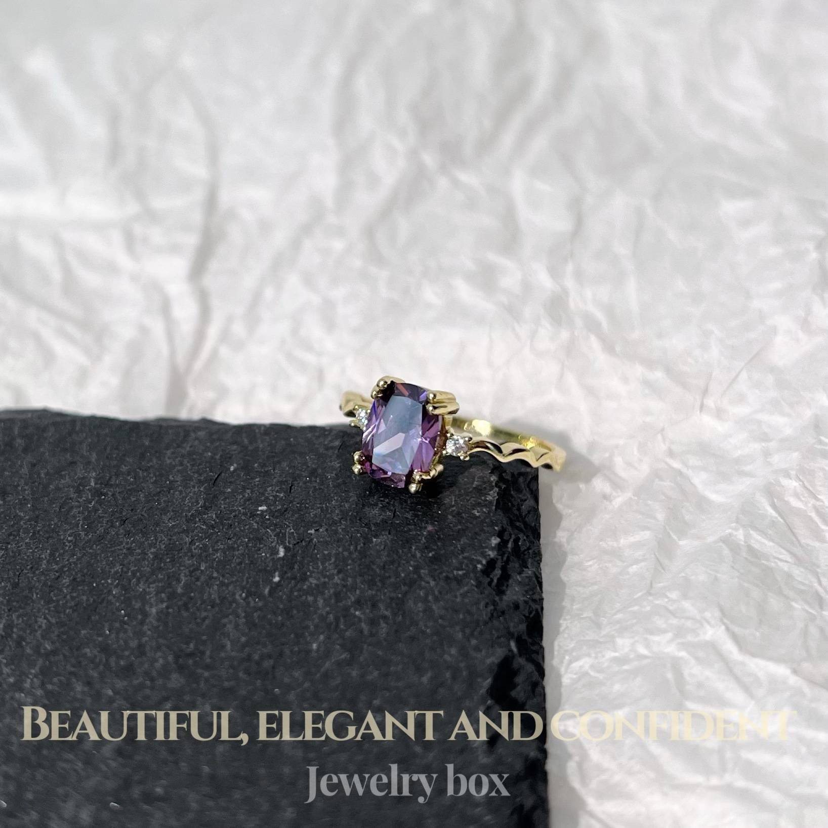 Clear WeChat is optimistic about shooting again Japanese high -fire purple square diamond drill over beauty fine ring copper plating 1 gold ring